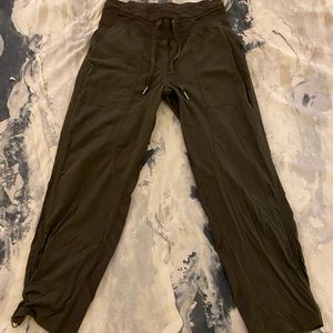 Lululemon Dance Studio Mid-Rise Cropped Pants Capris